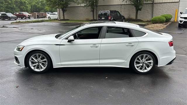 Vehicle image 10 of 36