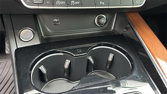 Vehicle image 24 of 36