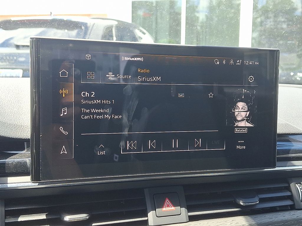 Vehicle image 17 of 30