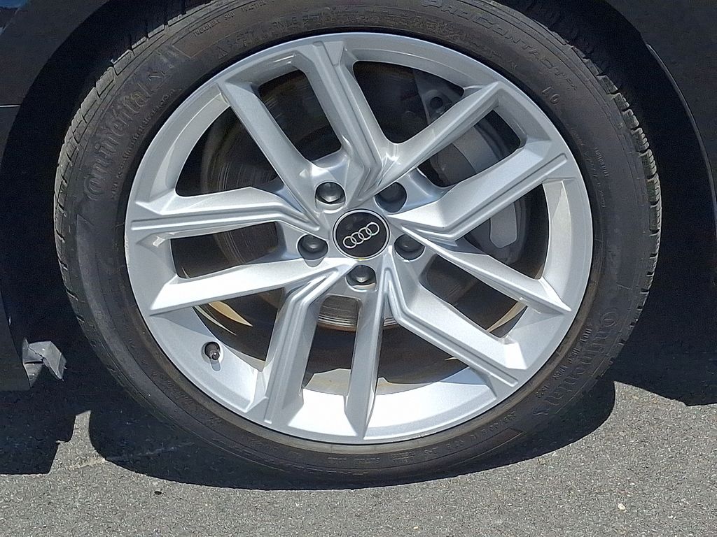 Vehicle image 8 of 30