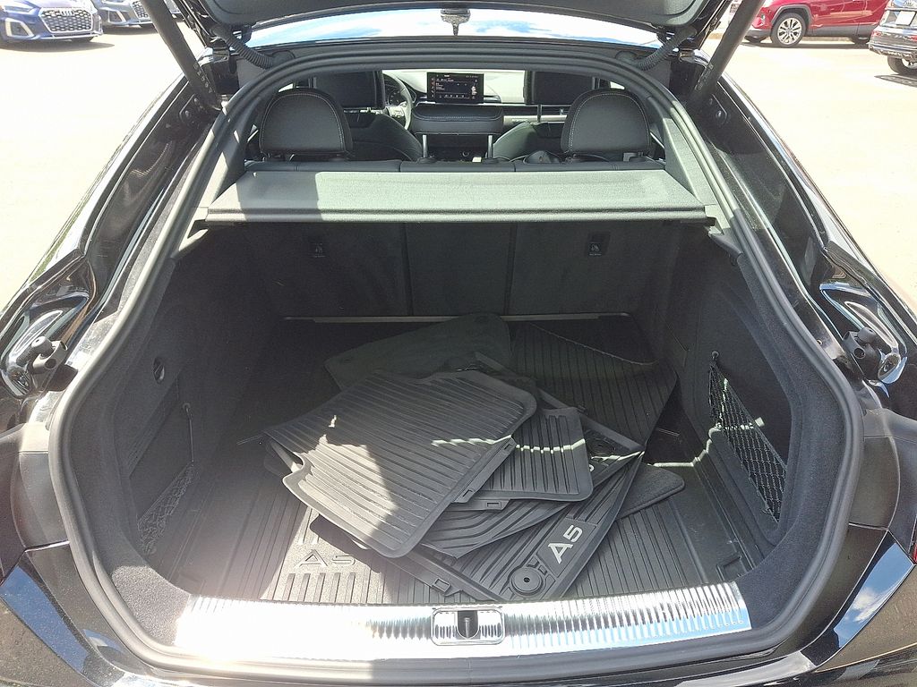 Vehicle image 28 of 30