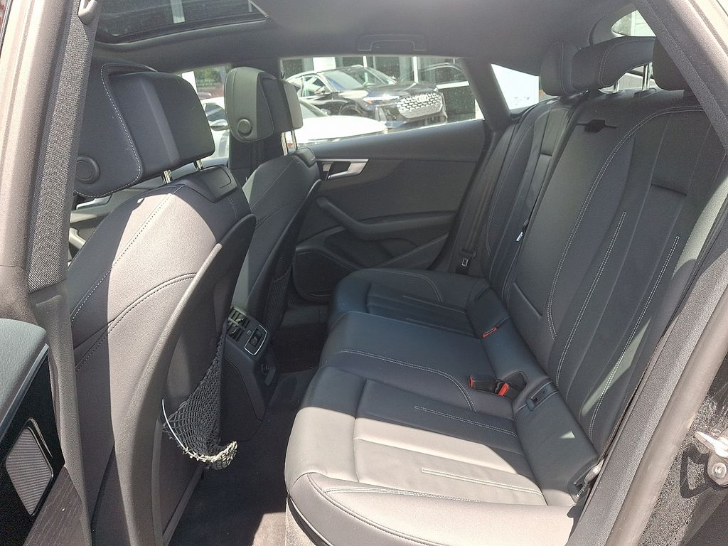 Vehicle image 10 of 30