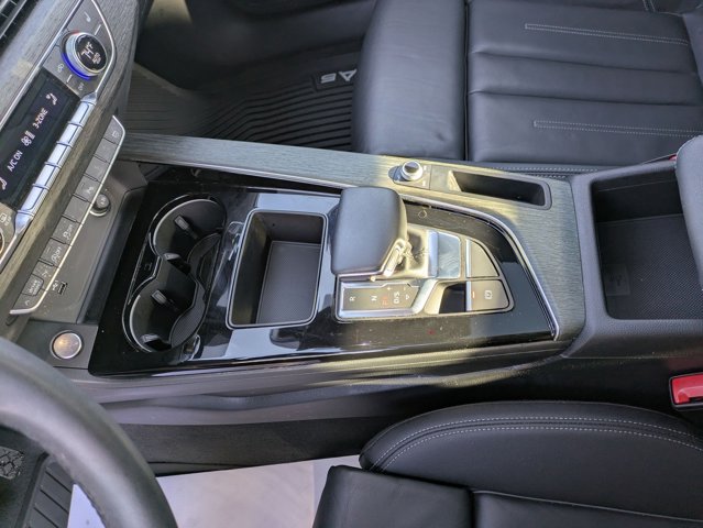 Vehicle image 15 of 28