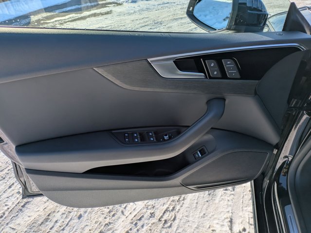 Vehicle image 6 of 28