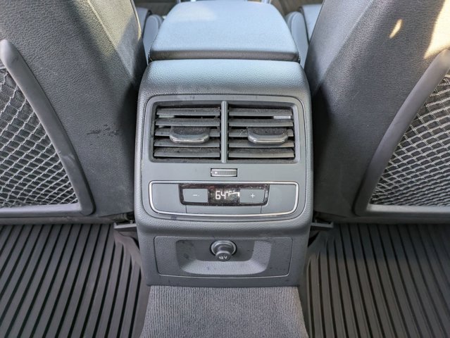 Vehicle image 20 of 28