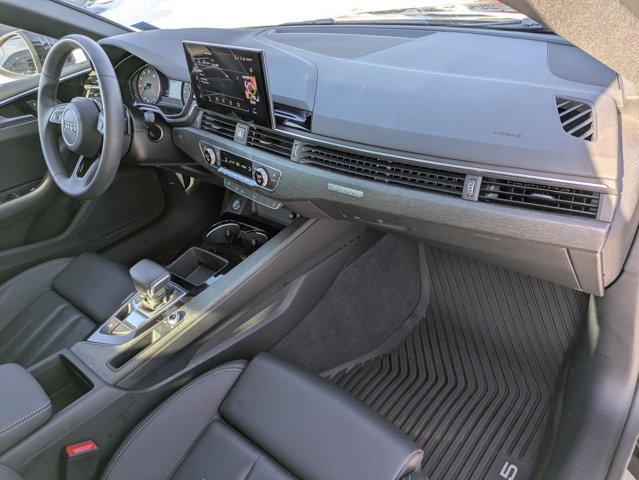 Vehicle image 26 of 28