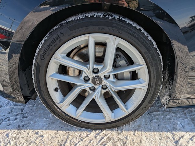 Vehicle image 27 of 28