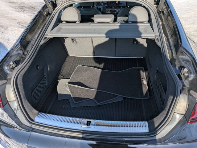 Vehicle image 22 of 28