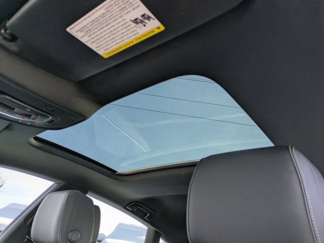 Vehicle image 17 of 28