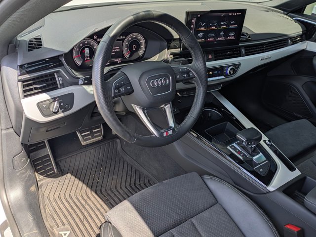 Vehicle image 14 of 30