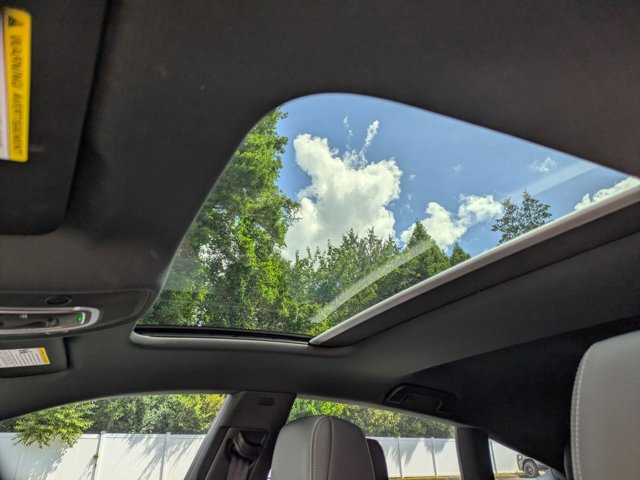 Vehicle image 17 of 30