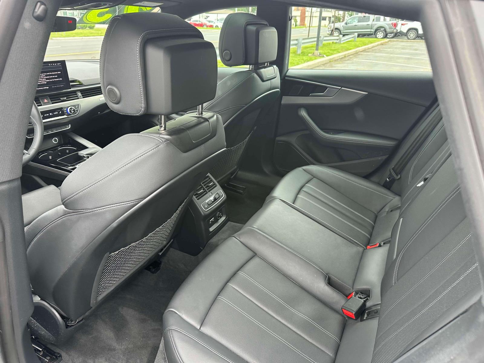 Vehicle image 7 of 34