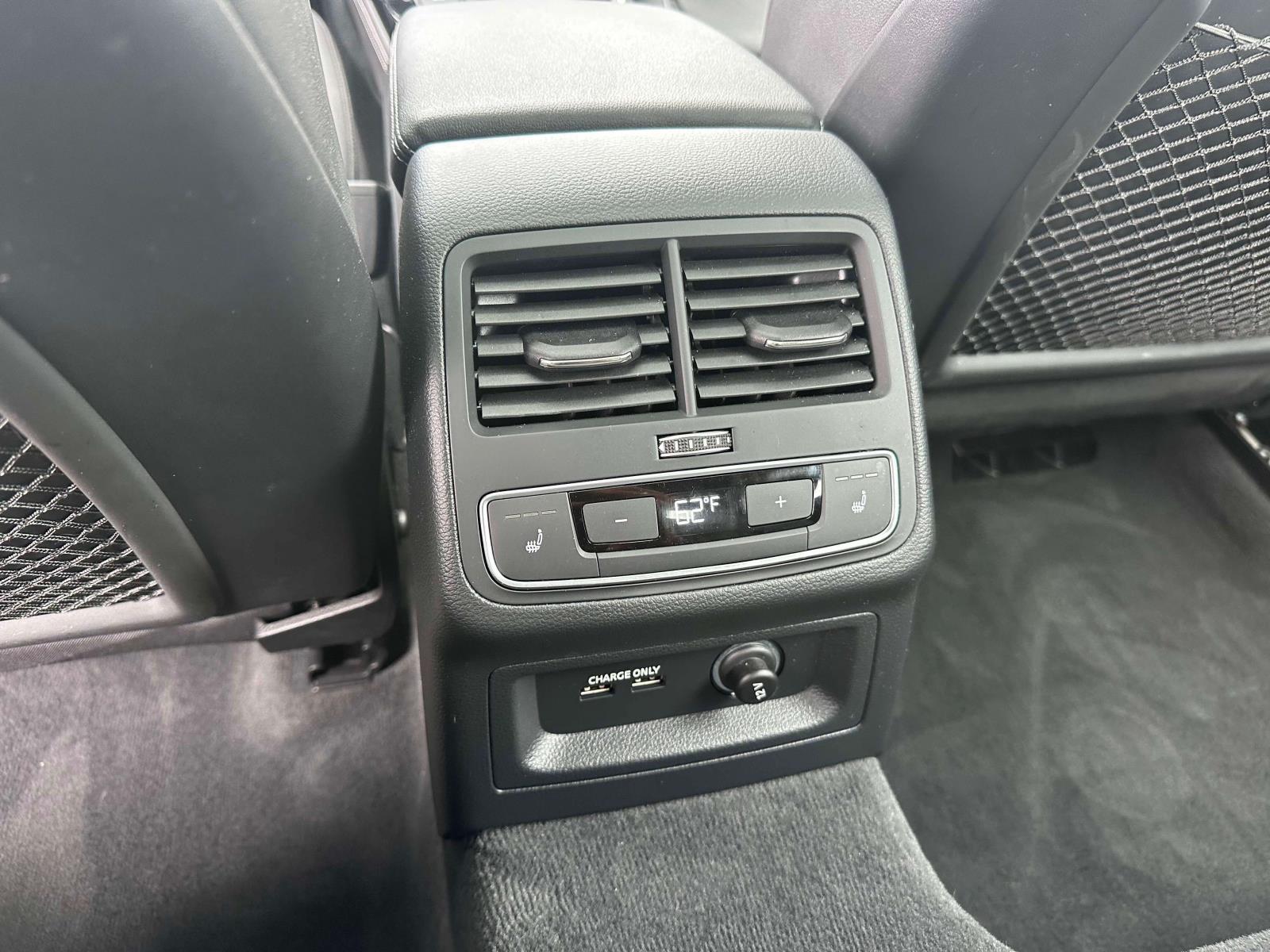 Vehicle image 19 of 34