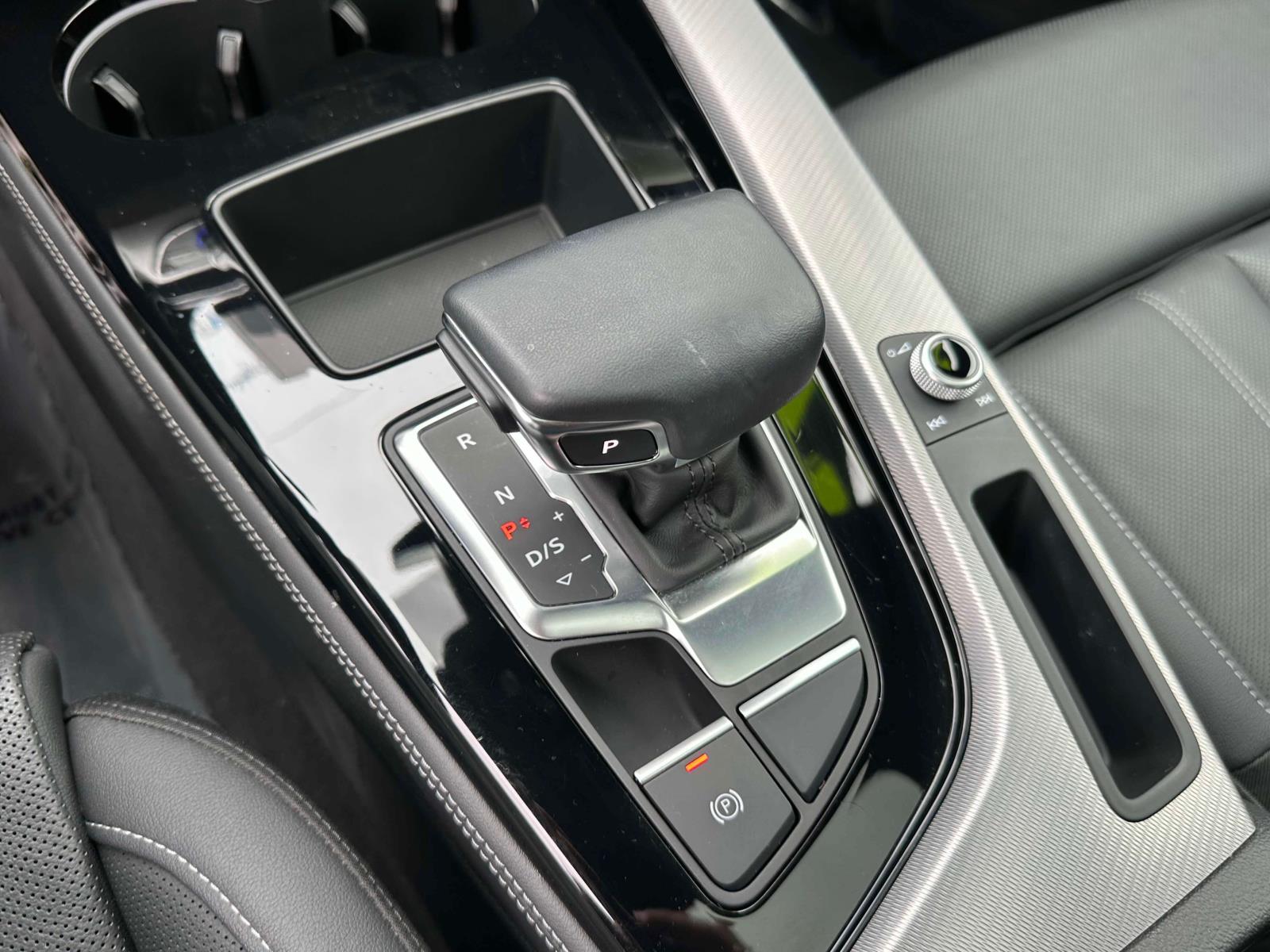 Vehicle image 16 of 34