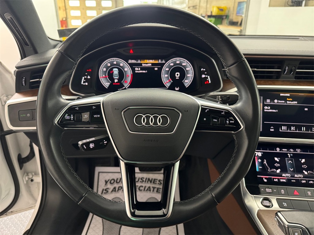 Vehicle image 15 of 32