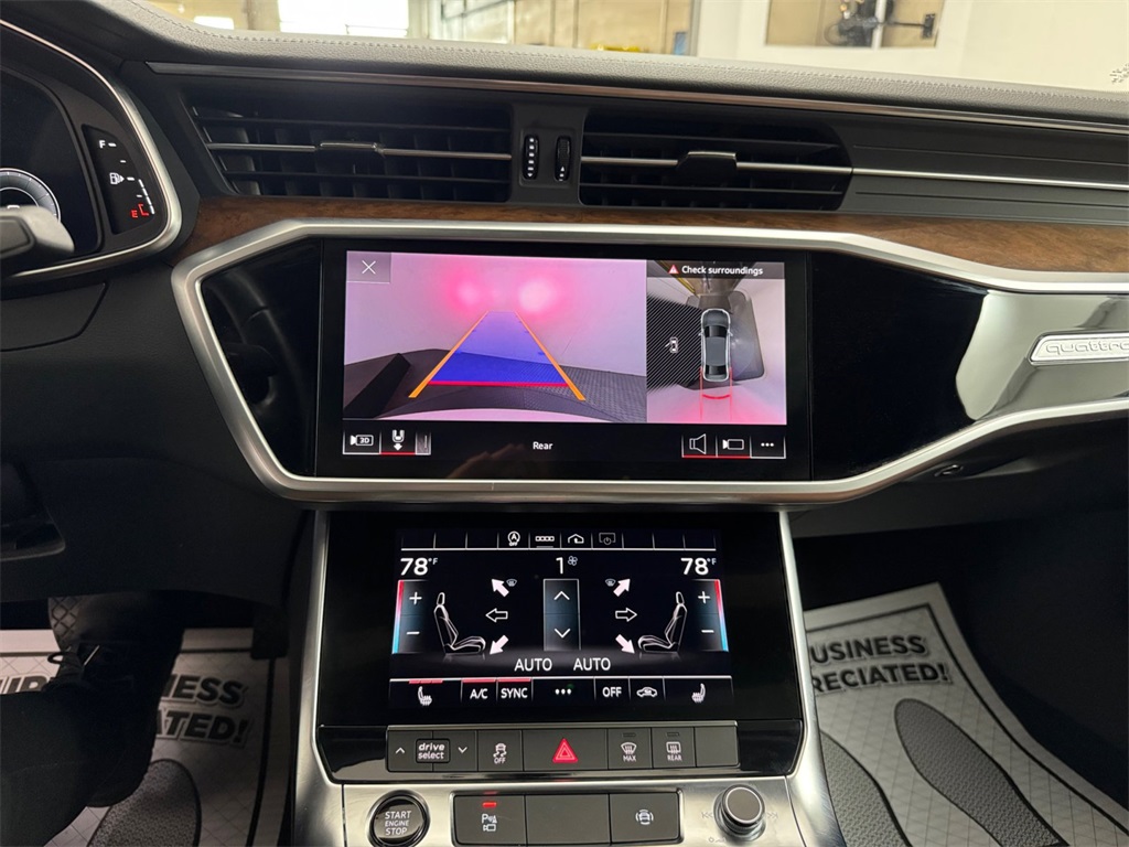 Vehicle image 18 of 32