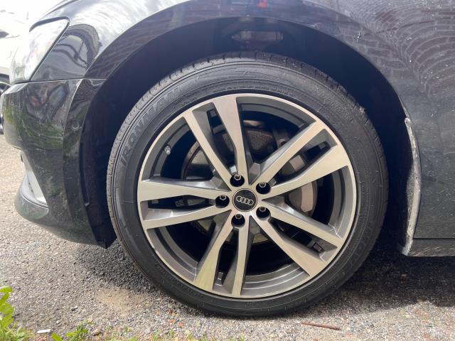Vehicle image 8 of 29