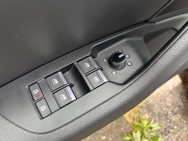Vehicle image 15 of 29