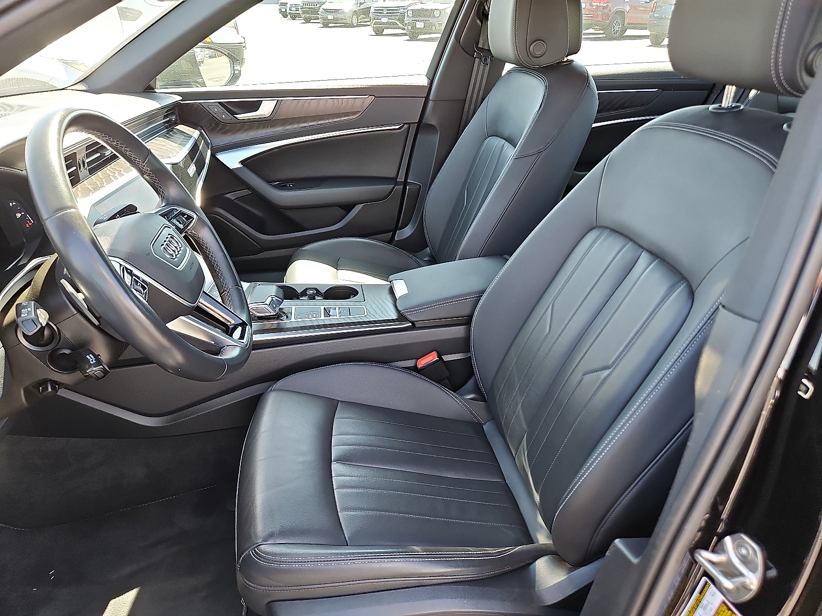 Vehicle image 9 of 12