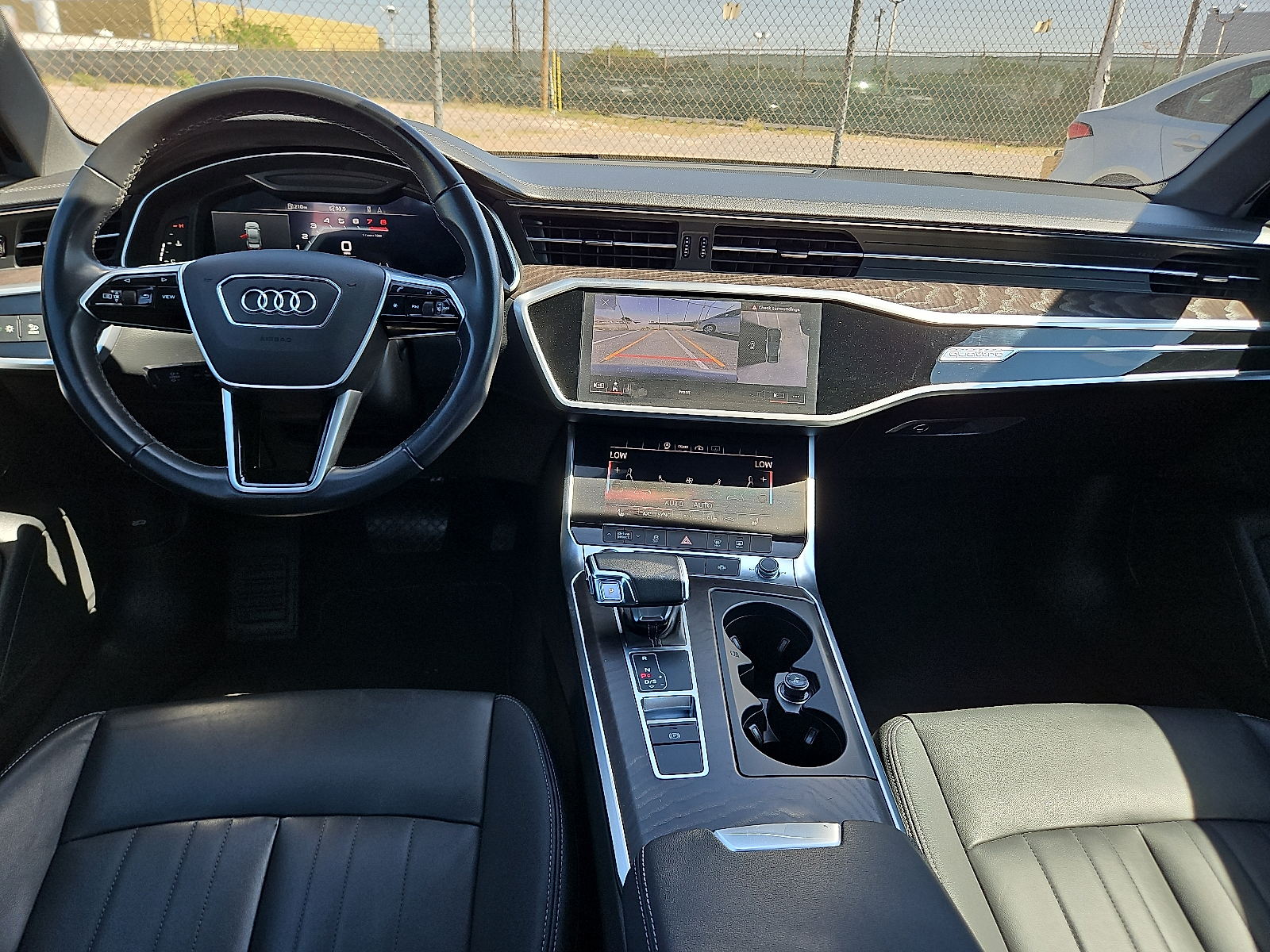 Vehicle image 7 of 12