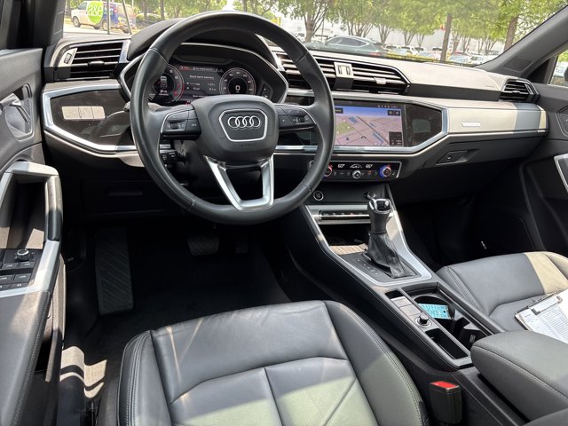 Vehicle image 19 of 49