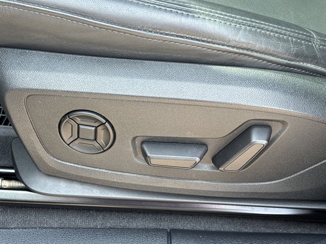 Vehicle image 21 of 49
