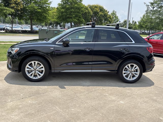 Vehicle image 7 of 49