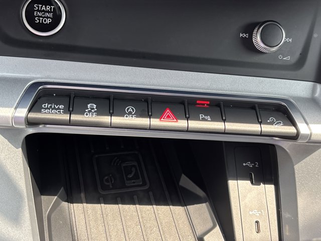 Vehicle image 41 of 49