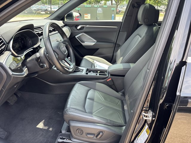 Vehicle image 17 of 49