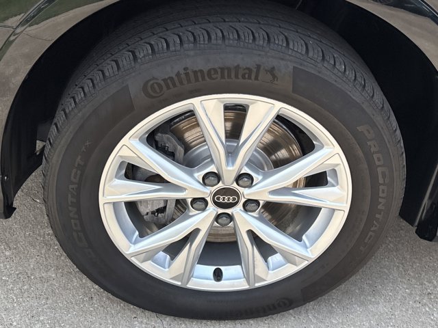 Vehicle image 14 of 49