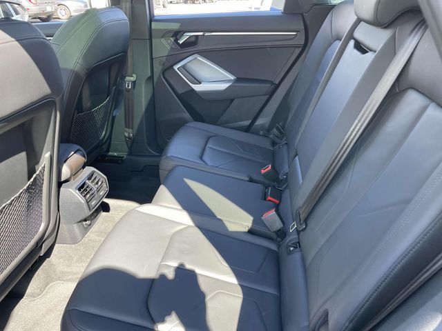 Vehicle image 16 of 34