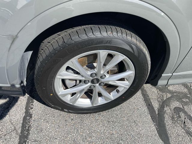 Vehicle image 13 of 34