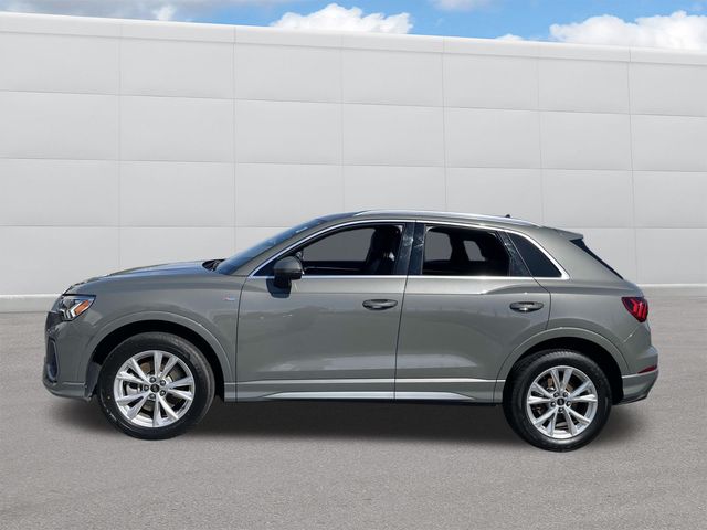 Vehicle image 8 of 34