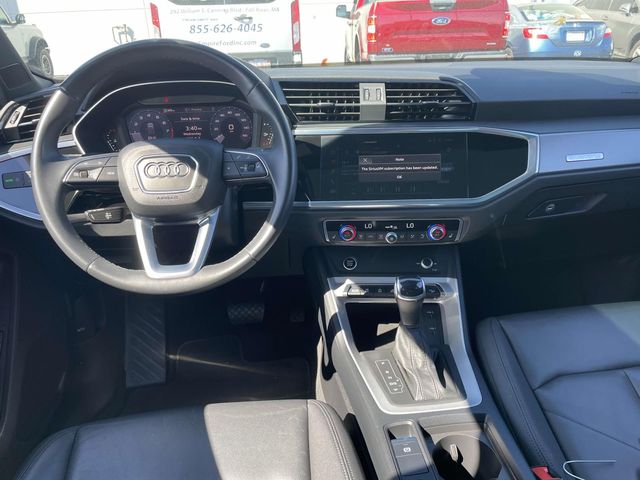 Vehicle image 15 of 34