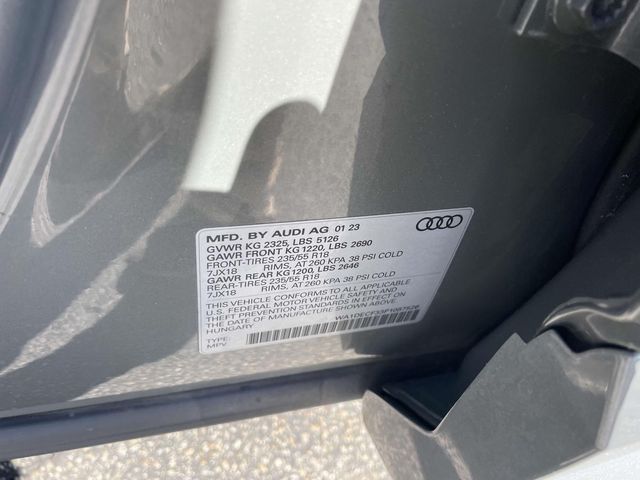 Vehicle image 21 of 34