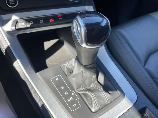 Vehicle image 26 of 34