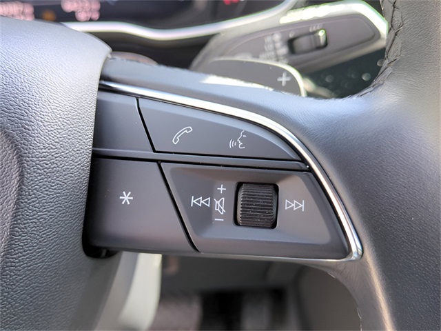 Vehicle image 35 of 37