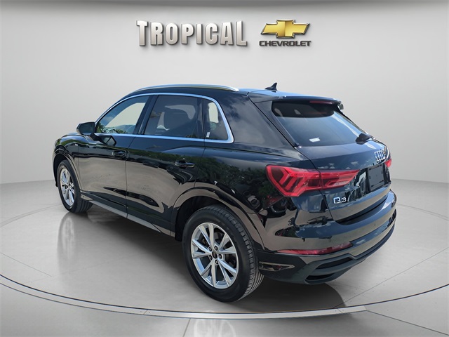 Vehicle image 7 of 37