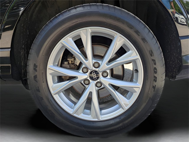 Vehicle image 9 of 37