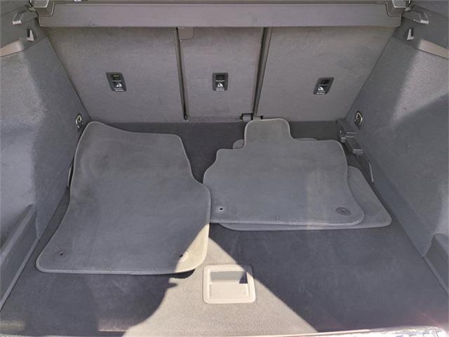 Vehicle image 10 of 37