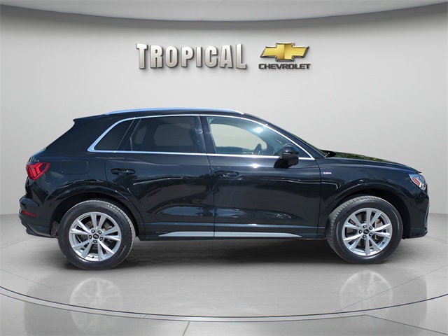 Vehicle image 4 of 37
