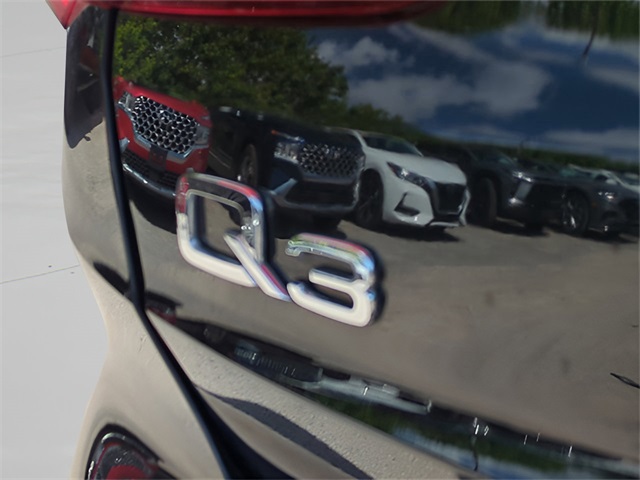 Vehicle image 31 of 37