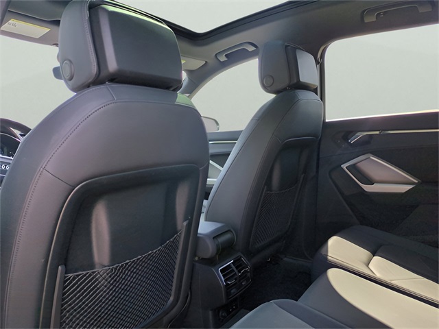 Vehicle image 15 of 37