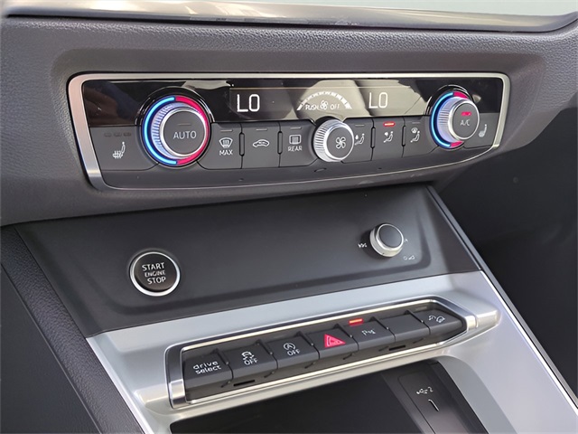 Vehicle image 23 of 37