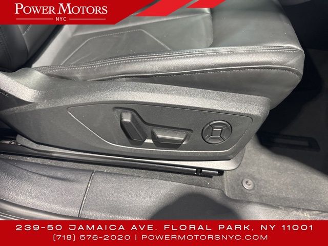 Vehicle image 15 of 43
