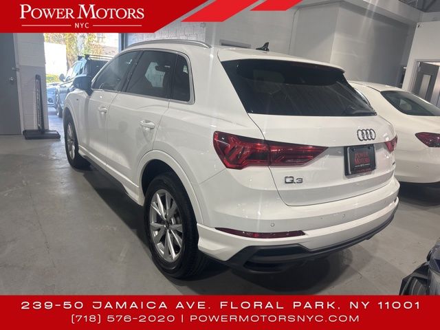 Vehicle image 5 of 43