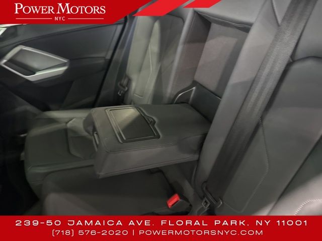 Vehicle image 25 of 43
