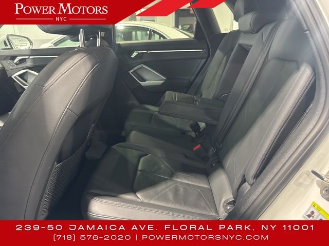 Vehicle image 24 of 43