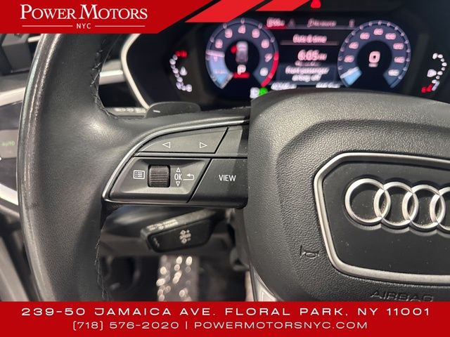 Vehicle image 33 of 43