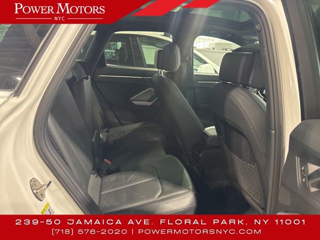 Vehicle image 17 of 43